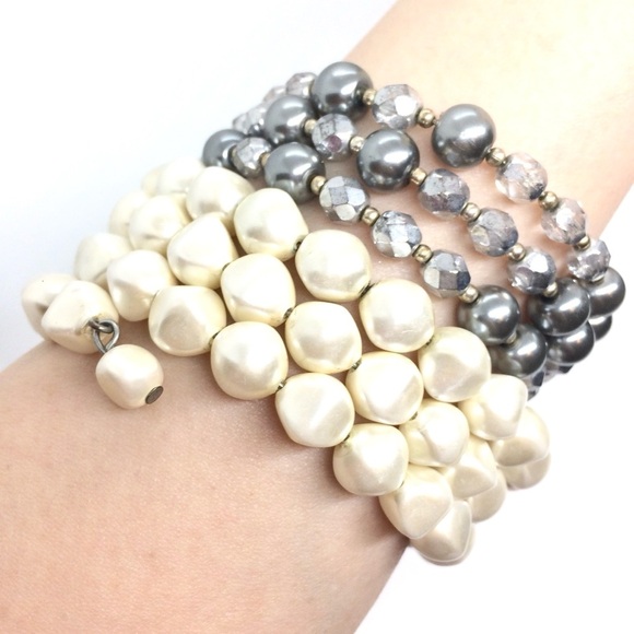 3/$30 VINTAGE FAUX PEARL MEMORY WIRE WRAP BRACELETS BEAD GRAY WHITE 80S SET OF 2 - Picture 1 of 12
